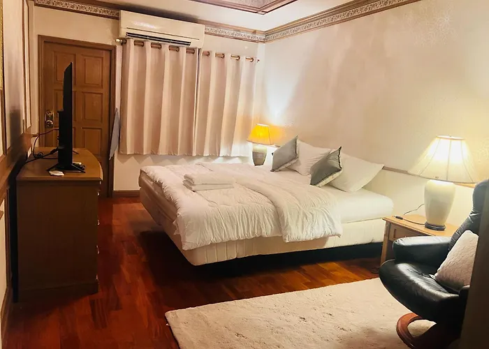 Baan Bangrak Home