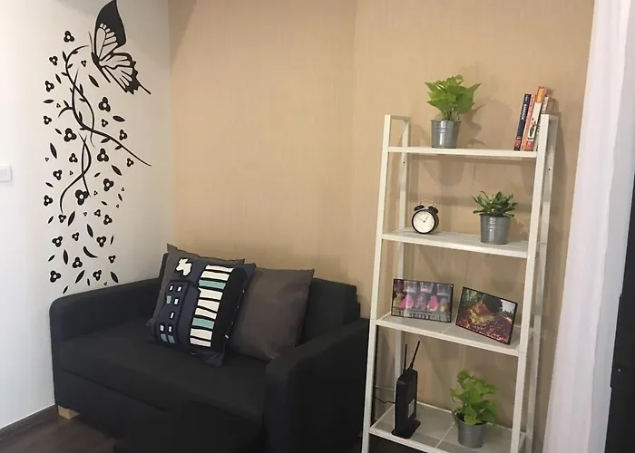 Modern 1Br Condo Near Bts On Nut With Pool, Gym & Habito Mall