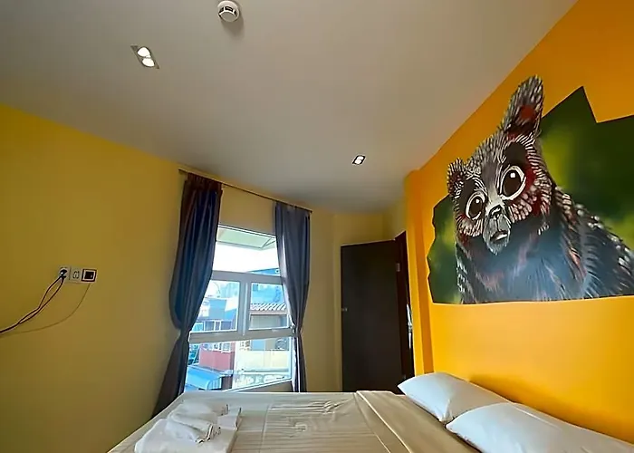Sukhum Khaosan Au Bon Hostel