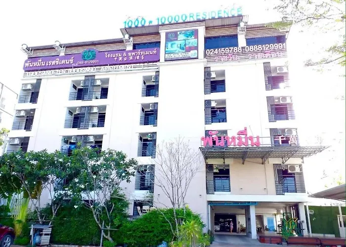 Thousand-Ten Thousand Hotel