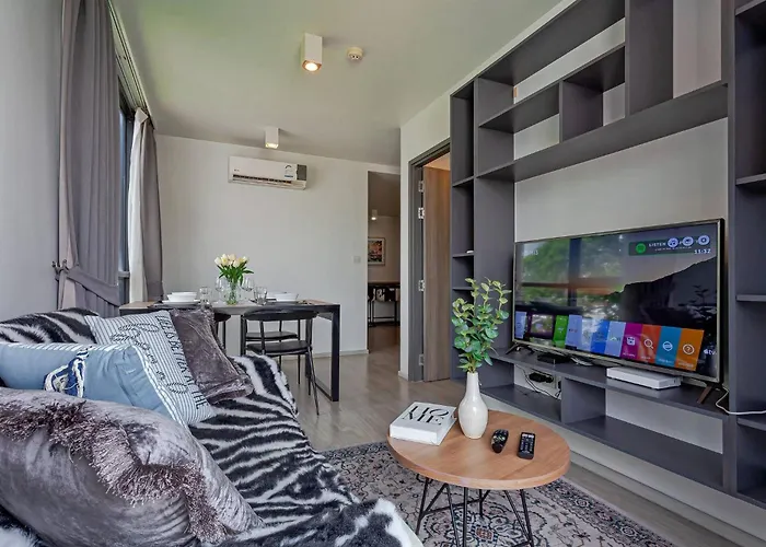 Pet Friendly House Near Bts Pluenjit