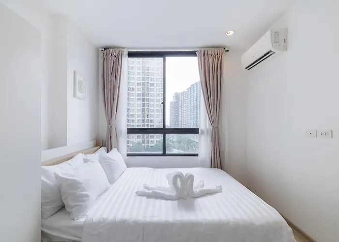 Luxury Onnut Apartment Netflix Gym Pool 2 Minutes Away From Bts