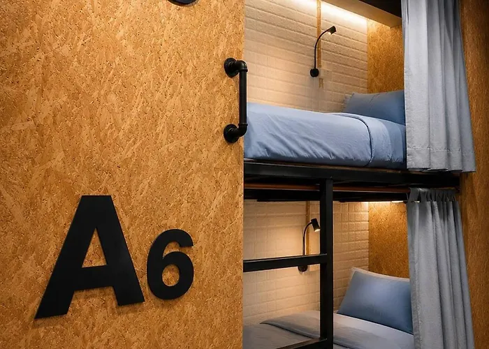 Cozy Bb Retreat In Bangkok Noi With Modern Comforts