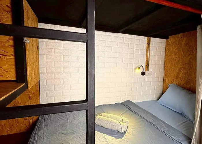 Charming Bb Stay In Bangkok Noi With Nature Views
