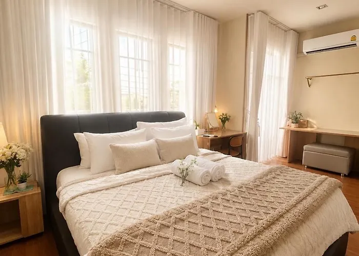8 Bedroom Bangkok Family Home Sleeps 20 Near Safari World