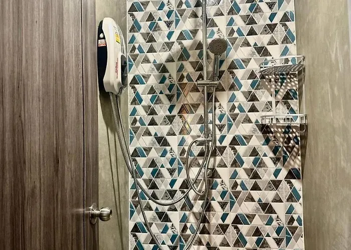 9 Mins To Bts Queen Bed Private Room - Share Bath