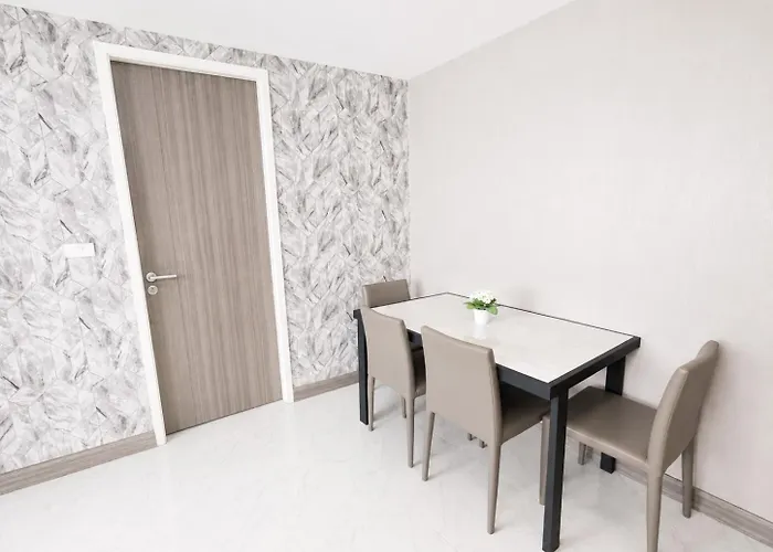 2 Bedroom With Rooftop Pool Sukhumvit Bts Nana