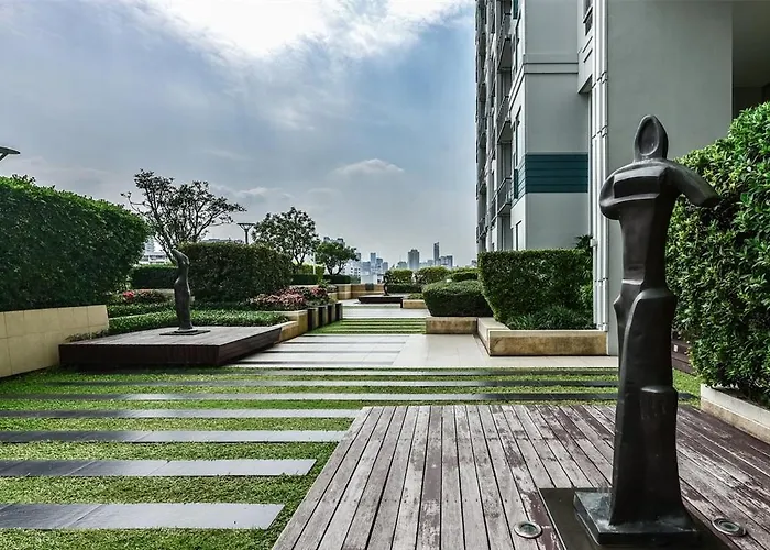 Thonglor:Private Jacuzzi Kingbed Pool Gym Parking