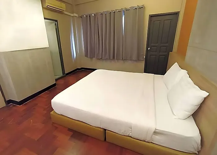 Go Inn Silom Bts Surasak