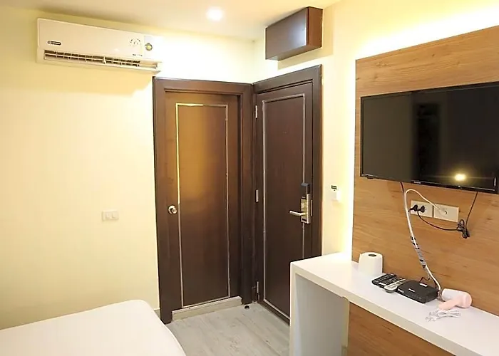 Rose Nana Hotel