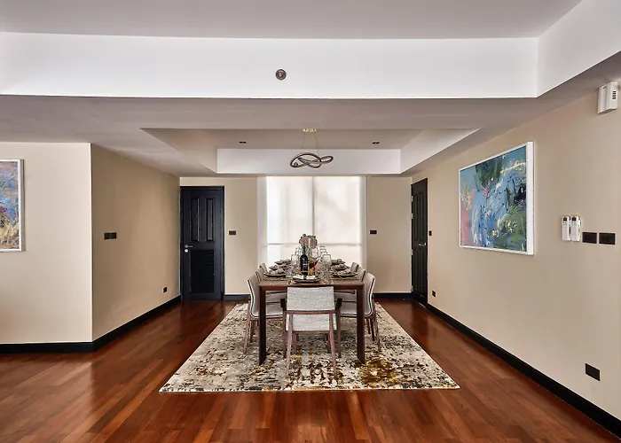 Floral Court Hotel & Residence