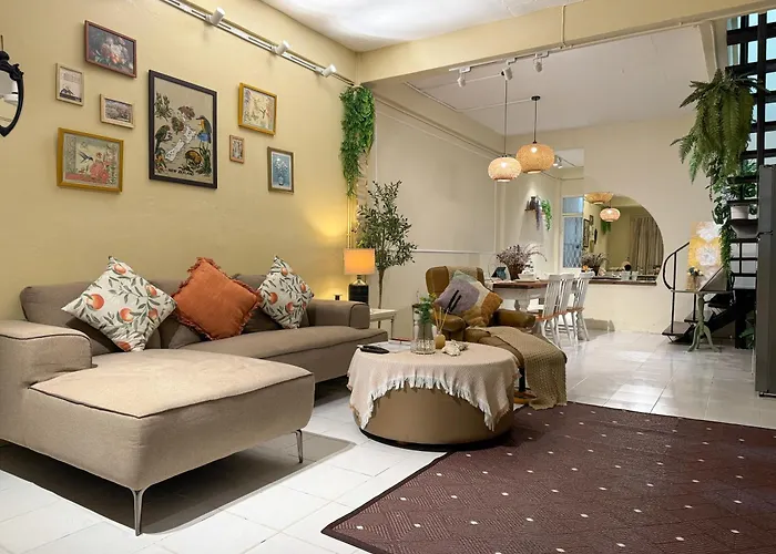 3 Bedroom Entire Townhome 8 Mins From Mrt Huaikwang