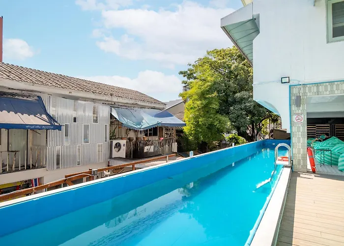 Easy Monday Pool Capsule Hotel - Old Town Bangkok