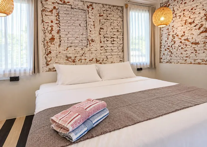 Luna & Loft - Urban Stay Old Town Bangkok