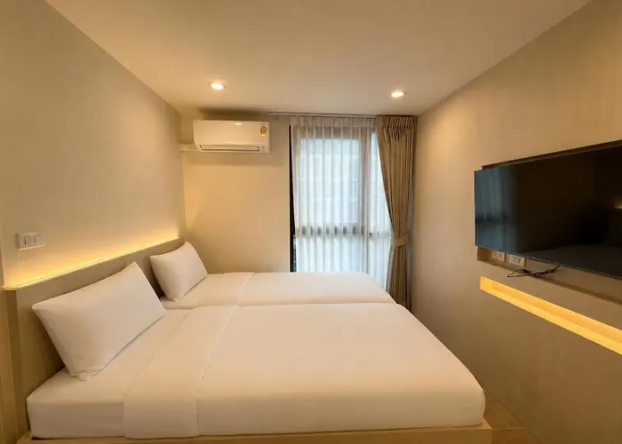 Sun And Moon Hotel - Bed And Bistro
