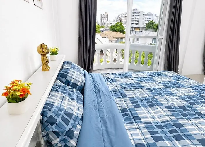 Jasmine Villa - Suite & Balcony- Bts Thonglor