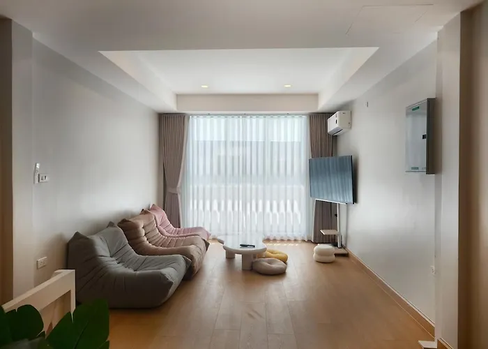 Lovely Home 4 Bedrooms And 5 Bathrooms