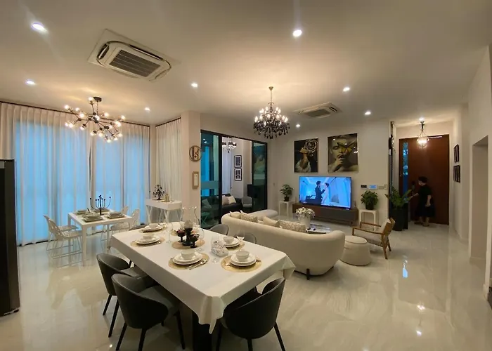 Luxury Villa In Yothinpattana Include Gym And Swimming Pool