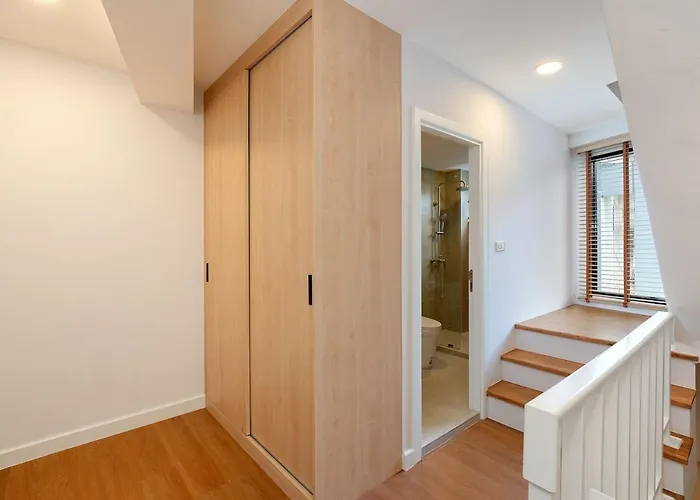 Modern Organic 3Br Near Ekkamai With Jacuzzi Cityview