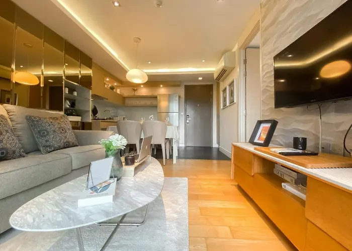 Near Bts - Large 49 Sqm - Pool And Gym