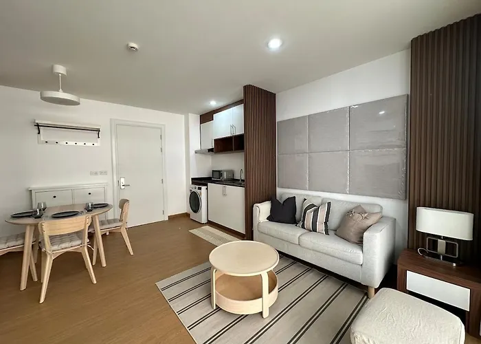 6Th Avenue Sukhumvit Bkk 306 Bts Asoke Sofabed