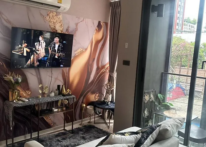 Stylish Modern Suit City View Asoke