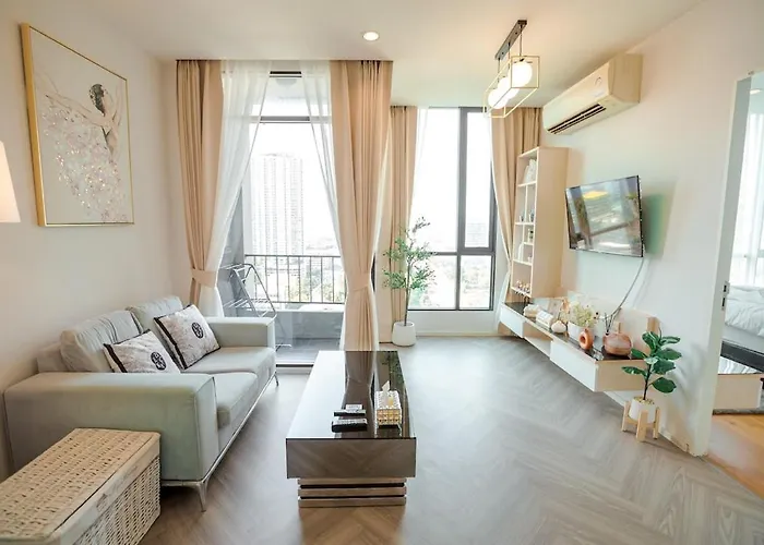 Luxury Accommodation In The Heart Of Thonglor With A Rooftop Bar