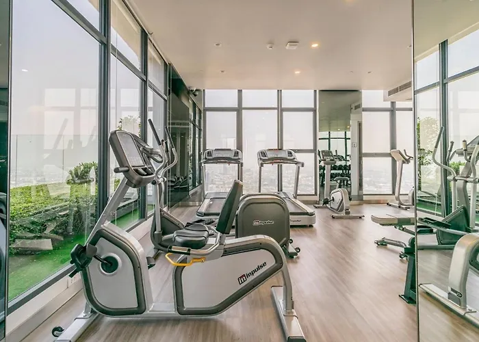 Spacious Luxury Loft Condo- Super Views! 5 Min Bts