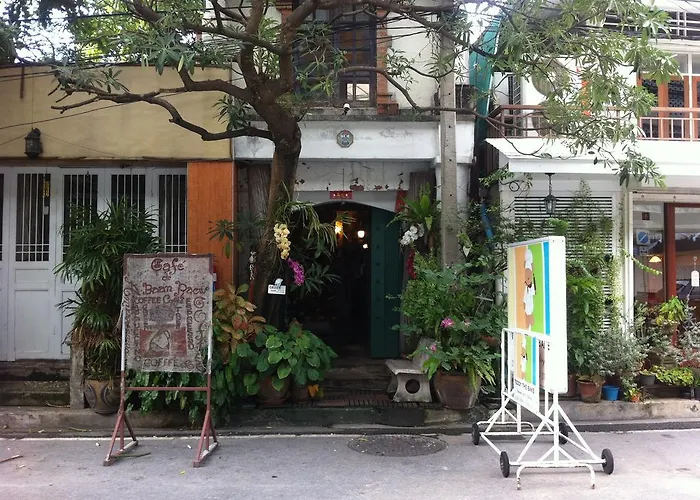 Cafe De Baan Raow