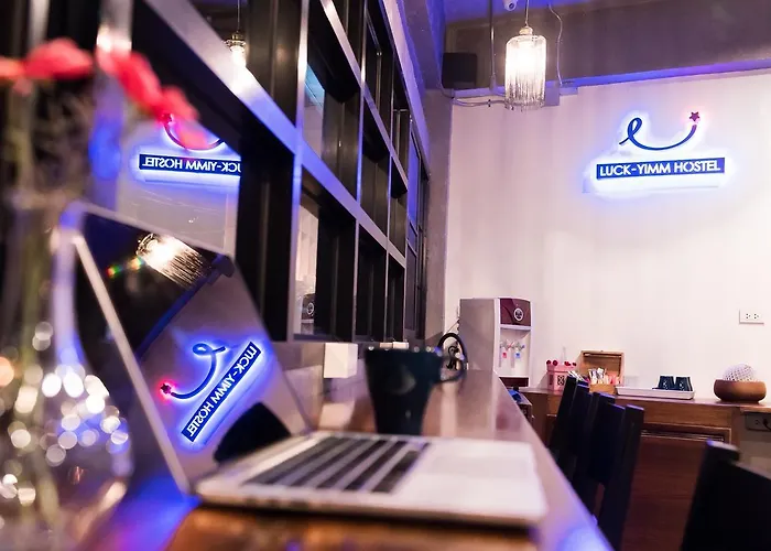 Luck-Yimm Hostel (Adults Only)