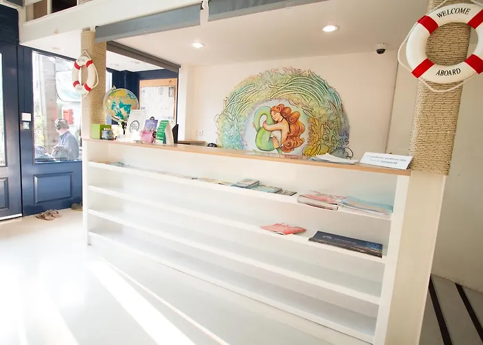 Pier 49 Hostel