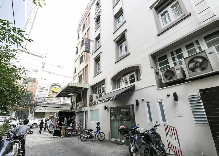 24 Inn At Bts Phrom Phong