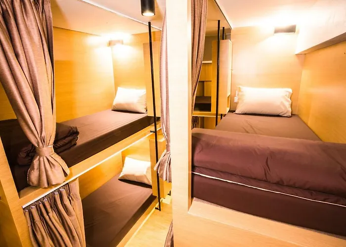 Phranakorn Hostel (Adults Only)