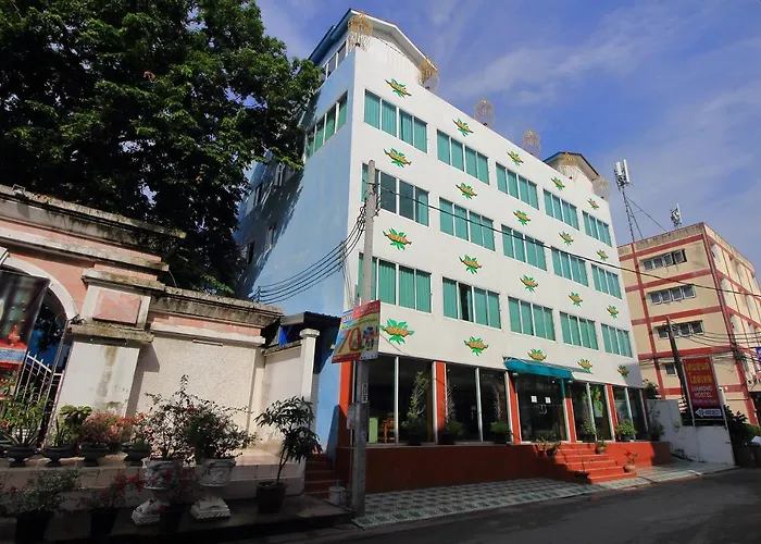 Oyo 410 Diamond Boutique Hostel