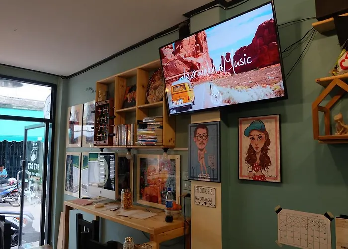 Fat Cat Hostel